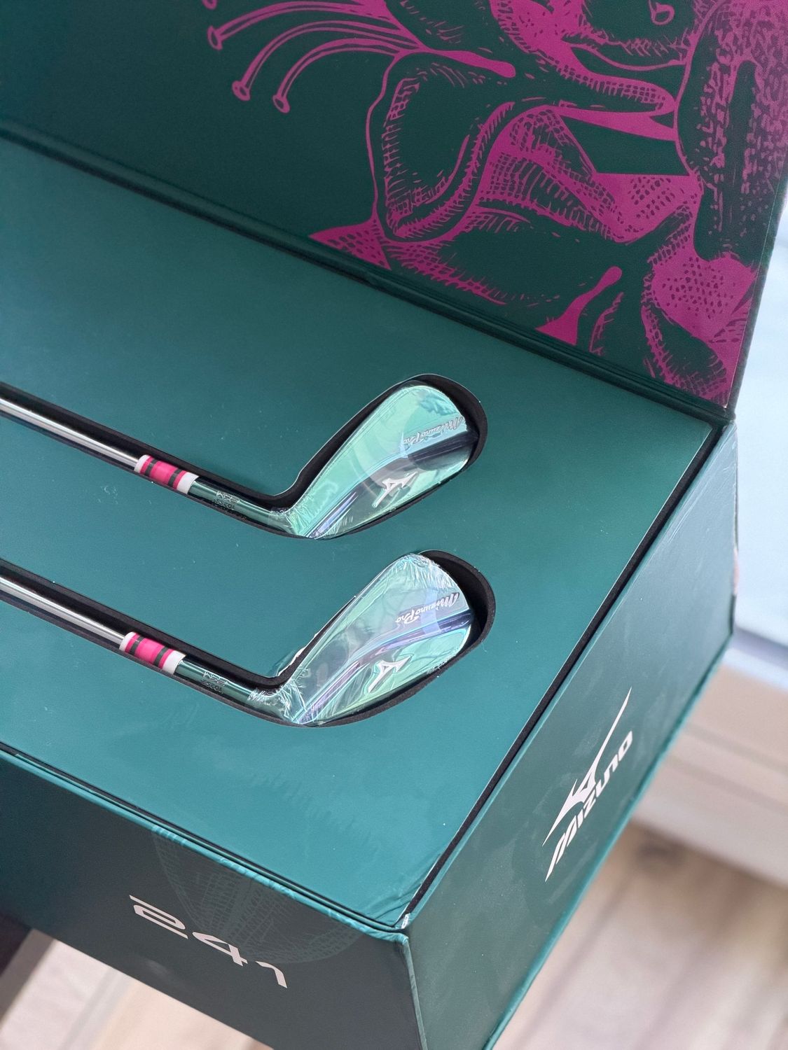 Mizuno Pro 241 Limited Edition Azalea Iron Set (3-PW)